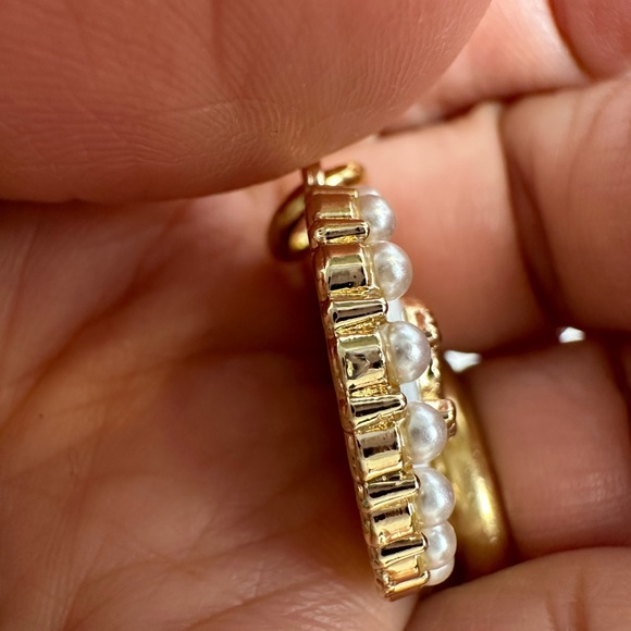 Luxury Charm with Pearls on Unbranded necklace - Picture 5 of 5